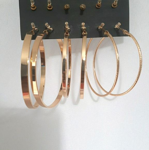 STEVE MADDEN  6 PAIR EARRING SET - Picture 4 of 5